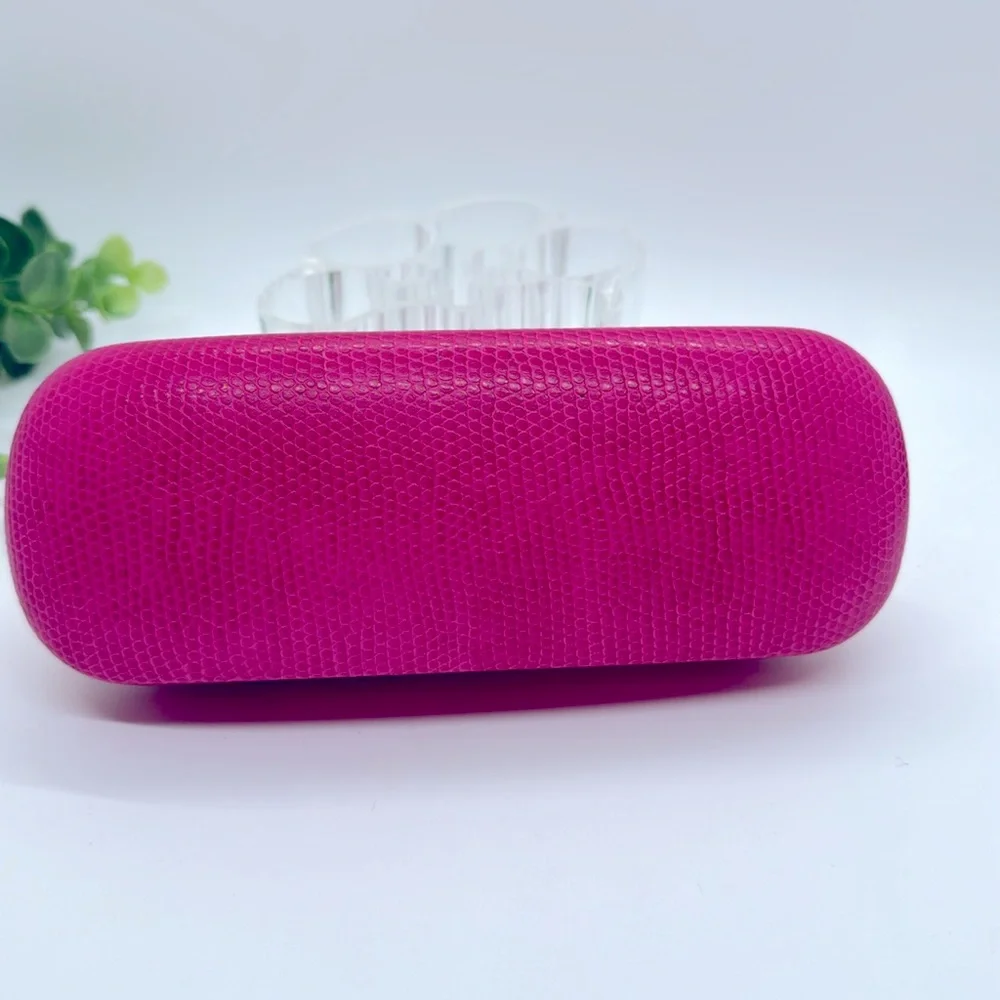 Lily Pulitzer pink clam shell eyeglass case
